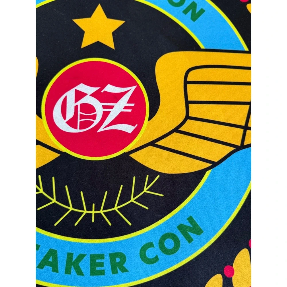 Jeff Hamilton Sneaker Con Round Accent Rug 23